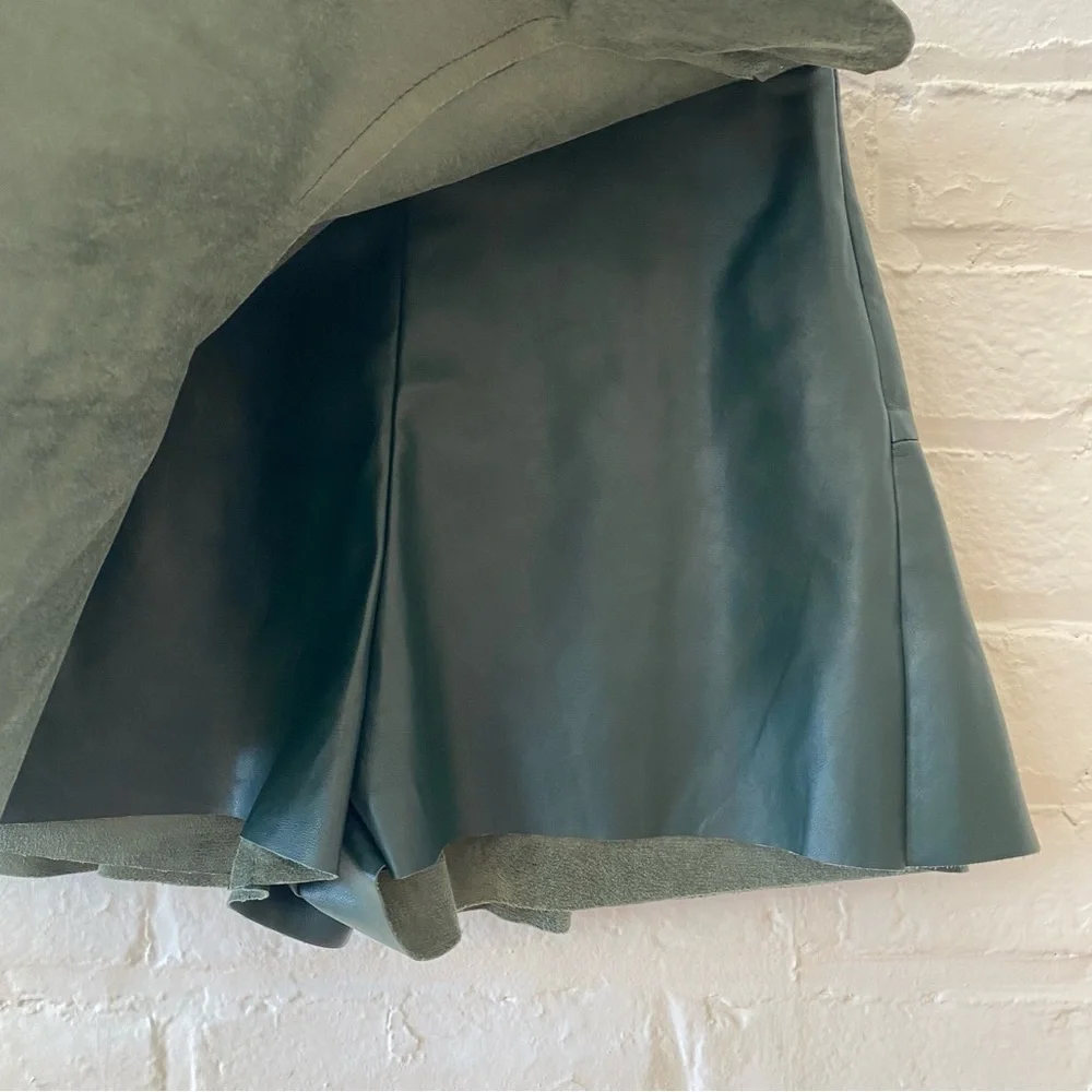 DO+BE || Faux Leather Mini Skort Hunter Green Small_2